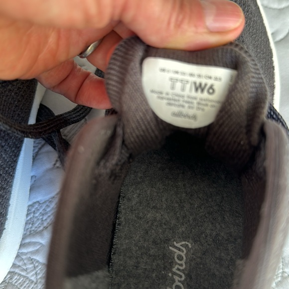 Allbirds Low Top Sneakers - Picture 9 of 9